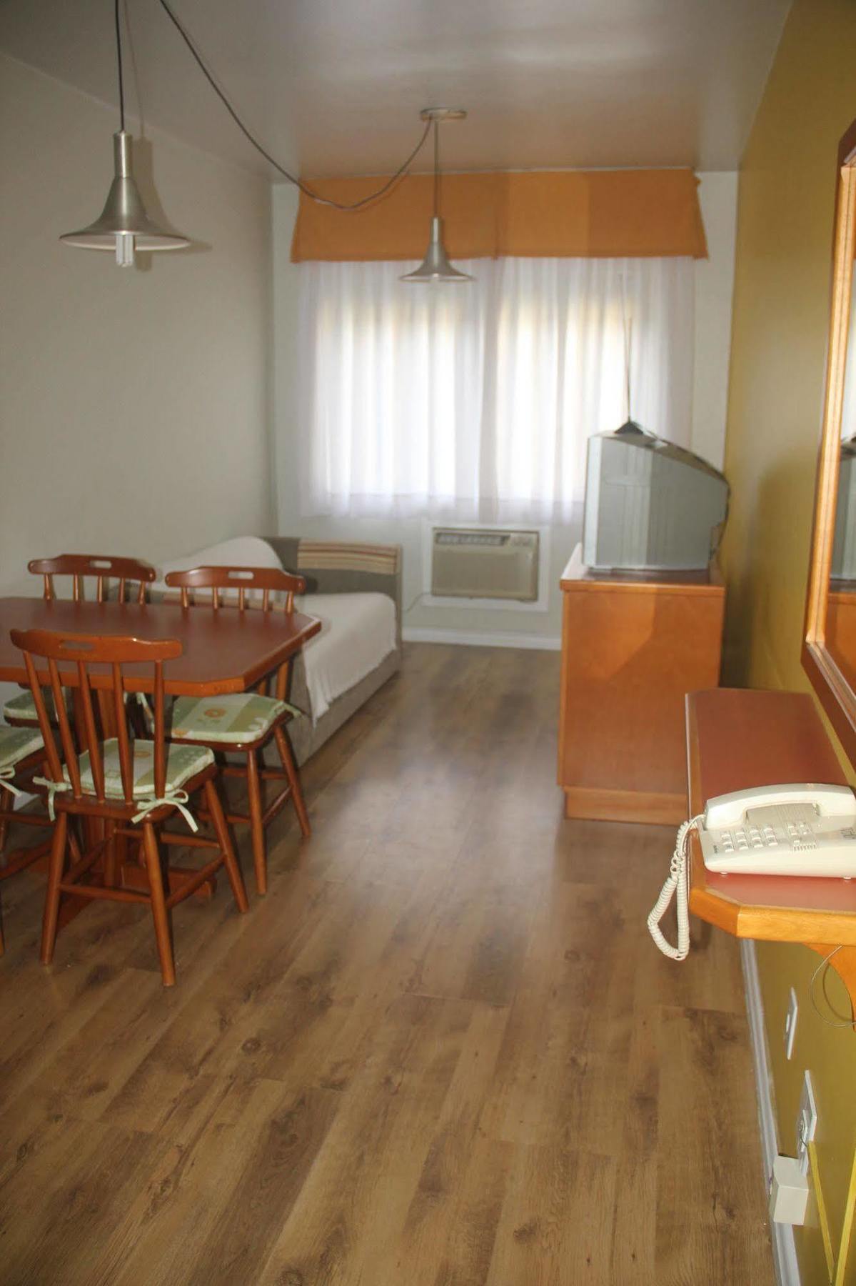 Hotel Lar Residence ปอร์โตอัลเลเกร ภายนอก รูปภาพ